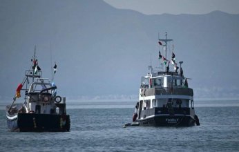 رغم الهجمات الجوية.. 825 كيلومترا تفصل أسطول الصمود عن قطاع غزة المحاصر