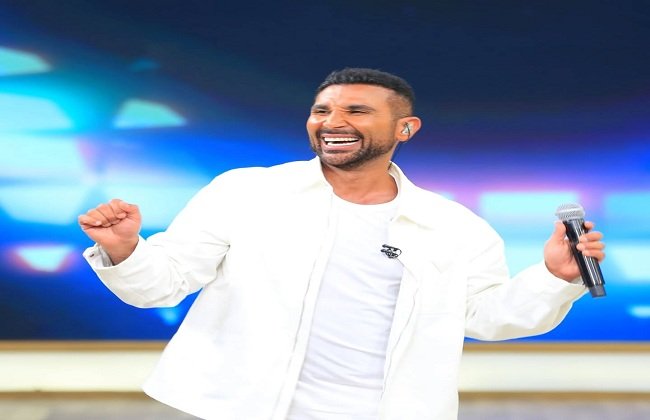 الفنان أحمد سعد يكشف كواليس ظهور شقيقه عمرو في كليب «أخويا دا» الفنان أحمد سعد يكشف كواليس ظهور شقيقه عمرو في كليب «أخويا دا»