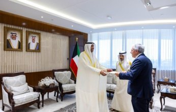 الكويت.. وزير الخارجية يتسلم نسخة من أوراق اعتماد سفير لبنان الجديد لدى البلاد