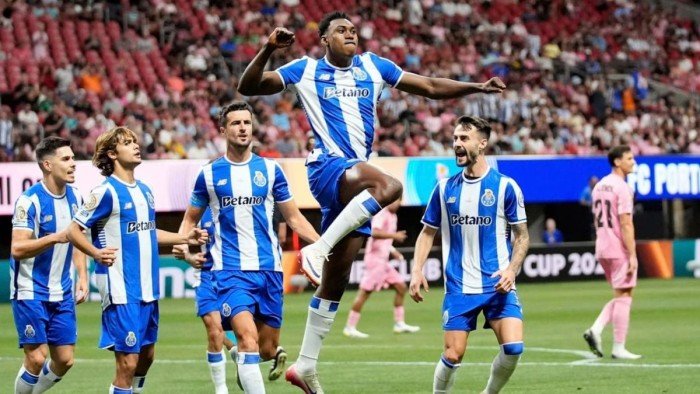 بث مباشر.. شاهد مباراة بورتو وريد بول سالزبورج ضمن منافسات الدوري الأوروبي بث مباشر.. شاهد مباراة بورتو وريد بول سالزبورج ضمن منافسات الدوري الأوروبي