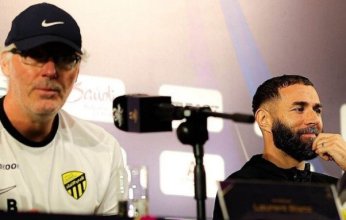 اتحاد جدة يكشف حقيقة تدخل بنزيما في إقالة المدرب بلان