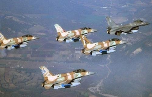 طيران الاحتلال الإسرائيلي يشن 12 غارة على ميناء الحديدة طيران الاحتلال الإسرائيلي يشن 12 غارة على ميناء الحديدة