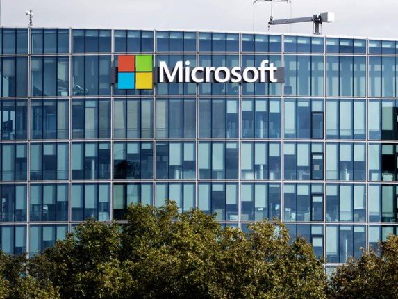 مايكروسوفت تضيف مزايا Copilot مجانا إلى تطبيقات أوفيس مايكروسوفت تضيف مزايا Copilot مجانا إلى تطبيقات أوفيس