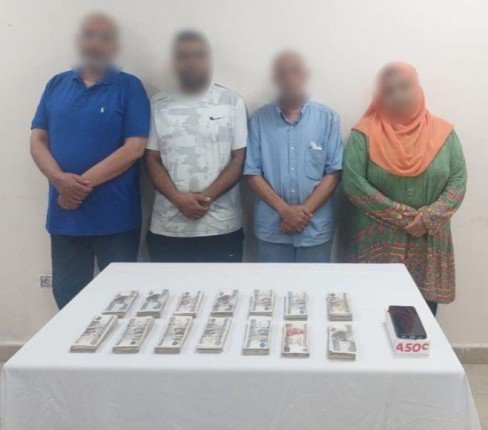 بالفيديو.. الداخلية المصرية تكشف مفاجأة في سرقة أسورة أثرية بالمتحف الكبير بالفيديو.. الداخلية المصرية تكشف مفاجأة في سرقة أسورة أثرية بالمتحف الكبير