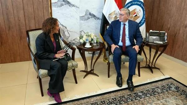 وزير البترول يبحث مع "فالكو" الأمريكية خطط التوسع في مصر وزير البترول يبحث مع "فالكو" الأمريكية خطط التوسع في مصر