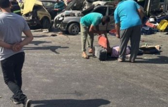 مصرع شخصين وإصابة آخرين في تصادم "تريلا" و7 سيارات على الدائري الأوسطي بحلوان (صور)
