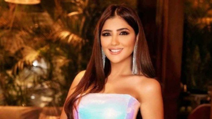 النجمة مي عمر بالمركز الثامن عالميًا في قائمة أجمل 100 وجه لعام 2025 النجمة مي عمر بالمركز الثامن عالميًا في قائمة أجمل 100 وجه لعام 2025