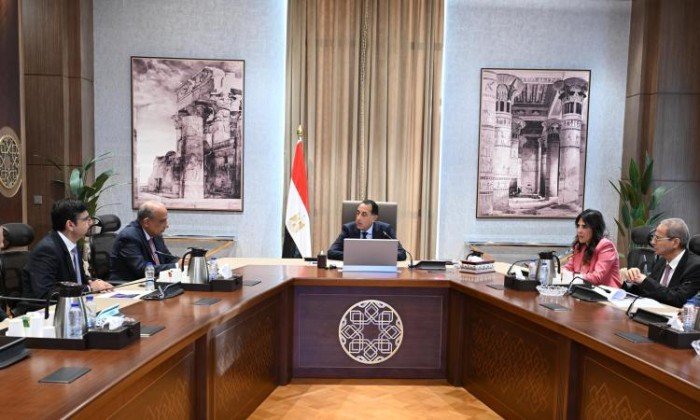 رئيس الوزراء يلتقي مسئولي شركة "سيمنز" الألمانية لبحث سُبل تعزيز التعاون رئيس الوزراء يلتقي مسئولي شركة "سيمنز" الألمانية لبحث سُبل تعزيز التعاون