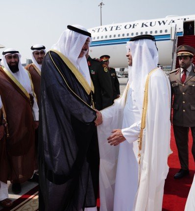 ولي العهد يصل إلى قطر لترؤس وفد الكويت في القمة العربية الإسلامية الطارئة بالدوحة ولي العهد يصل إلى قطر لترؤس وفد الكويت في القمة العربية الإسلامية الطارئة بالدوحة