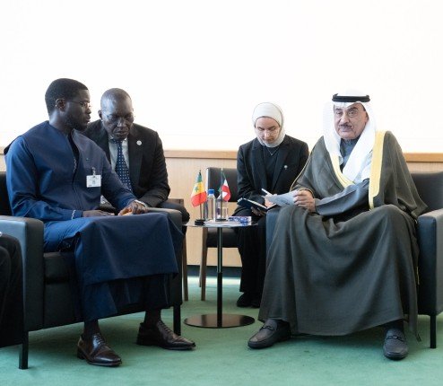 ممثل أمير الكويت "ولي العهد" يلتقي رئيس السنغال على هامش اجتماعات الدورة الـ80 للجمعية العامة للأمم المتحدة ممثل أمير الكويت "ولي العهد" يلتقي رئيس السنغال على هامش اجتماعات الدورة الـ80 للجمعية العامة للأمم المتحدة