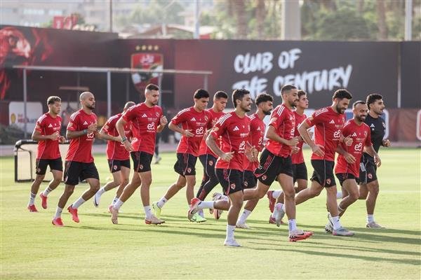 الأهلي يبدأ التحضيرات لمواجهة الزمالك في قمة الدوري الممتاز الأهلي يبدأ التحضيرات لمواجهة الزمالك في قمة الدوري الممتاز