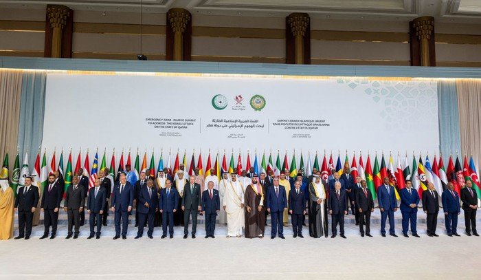 مجلس الوزراء القطري يثمن النتائج الإيجابية والمواقف التاريخية للقمة العربية الإسلامية الطارئة بالدوحة مجلس الوزراء القطري يثمن النتائج الإيجابية والمواقف التاريخية للقمة العربية الإسلامية الطارئة بالدوحة
