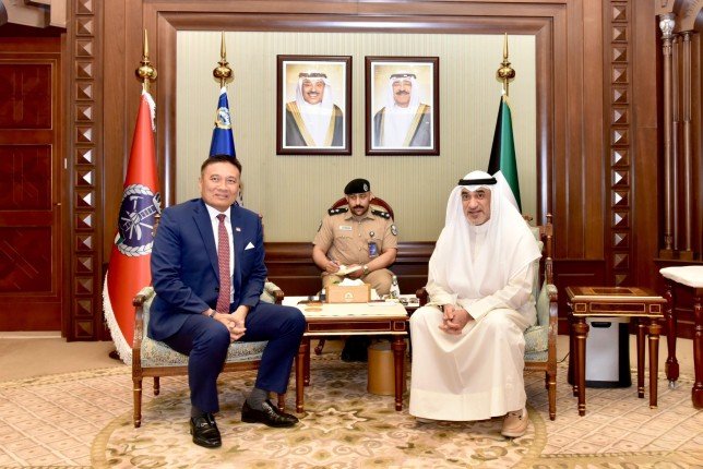 النائب الأول لرئيس مجلس الوزراء ووزير الداخلية يبحث مع سفير سنغافورة التعاون في المجالات الأمنية النائب الأول لرئيس مجلس الوزراء ووزير الداخلية يبحث مع سفير سنغافورة التعاون في المجالات الأمنية