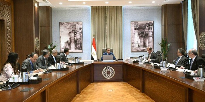 مصر.. رئيس الوزراء يُتابع الجهود المبذولة لطرح الفرص الاستثمارية المتاحة في قطاع الصحة مصر.. رئيس الوزراء يُتابع الجهود المبذولة لطرح الفرص الاستثمارية المتاحة في قطاع الصحة