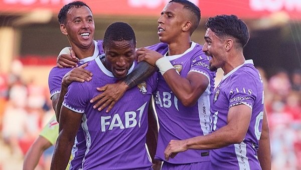 مواجهة قوية.. بث مباشر لمباراة العين وسترة في دوري أبطال الخليج مواجهة قوية.. بث مباشر لمباراة العين وسترة في دوري أبطال الخليج