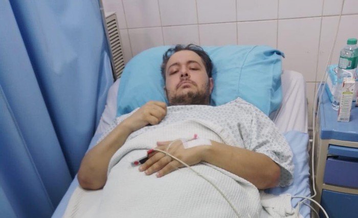 نقل كريم مغاوري إلى العناية المركزة.. والفنان يطلب الدعاء من جمهوره نقل كريم مغاوري إلى العناية المركزة.. والفنان يطلب الدعاء من جمهوره