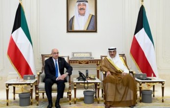 ولي العهد الكويتي يستقبل وزير الدفاع التونسي