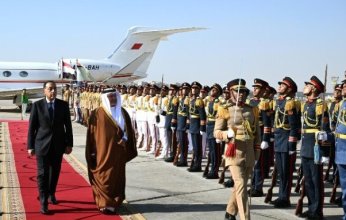 رئيس وزراء مصر يستقبل ولي عهد مملكة البحرين بمطار القاهرة الدولي