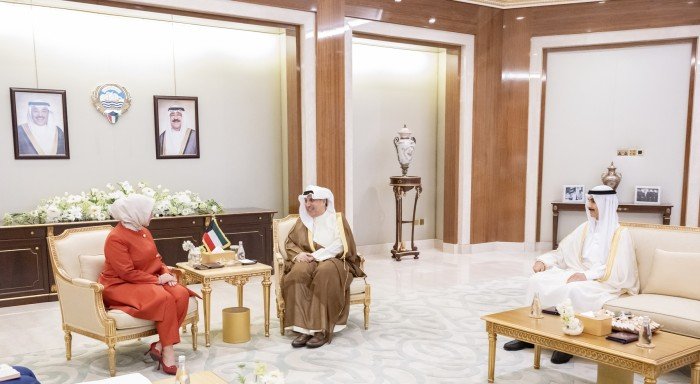 وزير شؤون الديوان الأميري ورئيس ديوان ولي العهد يستقبلان سفراء الأردن وفرنسا وتركيا واليابان وزير شؤون الديوان الأميري ورئيس ديوان ولي العهد يستقبلان سفراء الأردن وفرنسا وتركيا واليابان