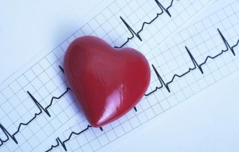 دراسة حديثة تكشف أسباب غير تقليدية للنوبات القلبية لدى النساء