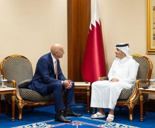 رئيس الوزراء القطري يبحث مع المبعوث الأمريكي لسوريا آخر المستجدات في دمشق رئيس الوزراء القطري يبحث مع المبعوث الأمريكي لسوريا آخر المستجدات في دمشق