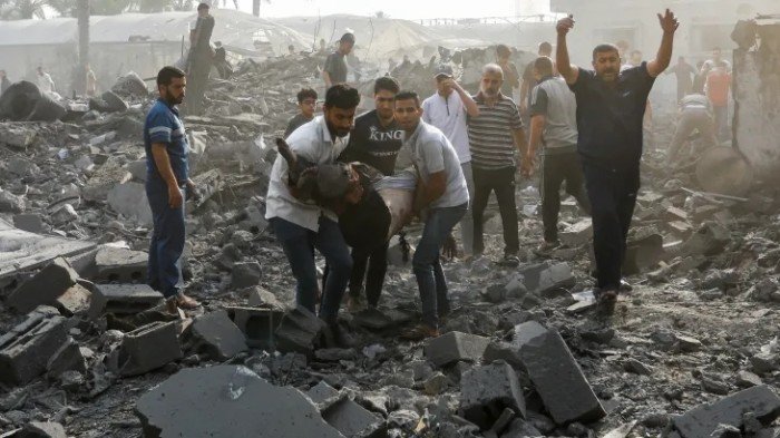 "صحة غزة": نواجه إبادة صحية وتهجيرا قسريا وإشغال المستشفيات بلغ 300% "صحة غزة": نواجه إبادة صحية وتهجيرا قسريا وإشغال المستشفيات بلغ 300%