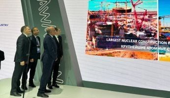 وزير الكهرباء يشهد مراسم نقل وعاء ضغط المفاعل النووى الأول من روسيا للضبعة