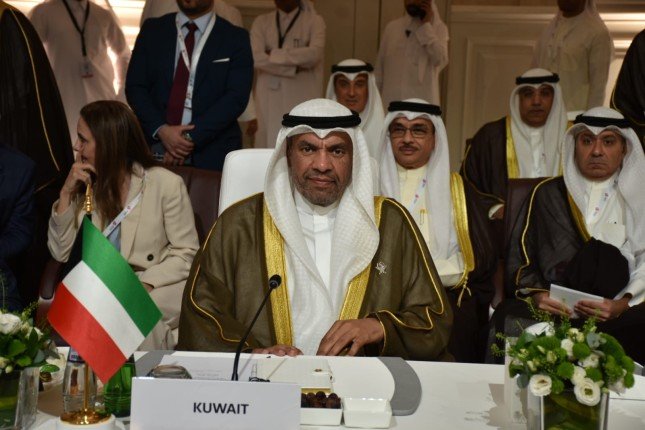 وزير الخارجية الكويتي يشارك بالاجتماع الوزاري التحضيري للقمة العربية الإسلامية الطارئة بالدوحة وزير الخارجية الكويتي يشارك بالاجتماع الوزاري التحضيري للقمة العربية الإسلامية الطارئة بالدوحة