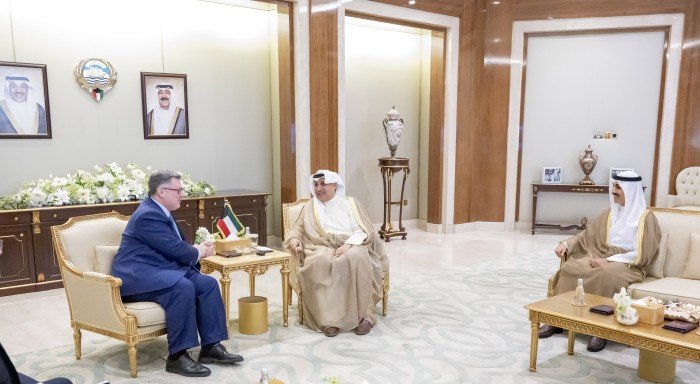 وزير شؤون الديوان الأميري ورئيس ديوان ولي العهد يستقبلان القائم بالأعمال الأمريكي وسفراء اليونان وألبانيا وفلسطين وزير شؤون الديوان الأميري ورئيس ديوان ولي العهد يستقبلان القائم بالأعمال الأمريكي وسفراء اليونان وألبانيا وفلسطين