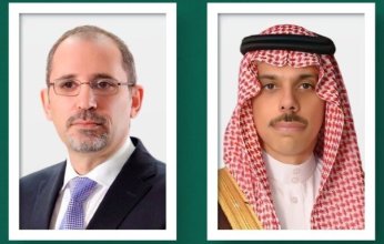 وزير خارجية السعودية يجري اتصالًا هاتفيًا مع نظيره الأردني