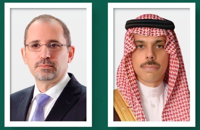 وزير خارجية السعودية يجري اتصالًا هاتفيًا مع نظيره الأردني وزير خارجية السعودية يجري اتصالًا هاتفيًا مع نظيره الأردني