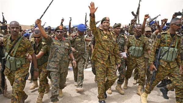 الجيش السوداني ينجح في فك حصار الفاشر وإسقاط المساعدات جوا الجيش السوداني ينجح في فك حصار الفاشر وإسقاط المساعدات جوا