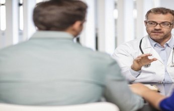 تحذيرات طبية من عادات يومية تتسبب في العقم عند الرجال