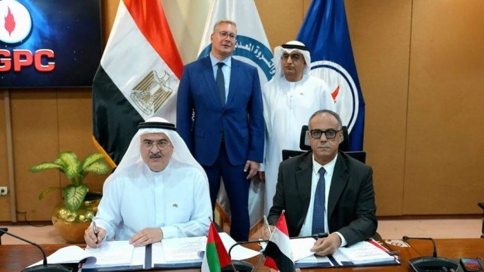 بقيمة 121 مليون دولار.. مصر توقع 3 اتفاقيات جديدة للبحث عن النفط والغاز بقيمة 121 مليون دولار.. مصر توقع 3 اتفاقيات جديدة للبحث عن النفط والغاز
