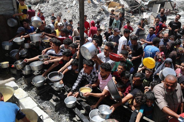 الأونروا: غزة تواجه مجاعة نتيجة القيود المفروضة عمدا من الاحتلال الإسرائيلي الأونروا: غزة تواجه مجاعة نتيجة القيود المفروضة عمدا من الاحتلال الإسرائيلي