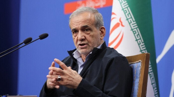 الرئيس الايراني: المطلب الأمريكي بتسليم مخزون اليورانيوم الإيراني "غير مقبول" الرئيس الايراني: المطلب الأمريكي بتسليم مخزون اليورانيوم الإيراني "غير مقبول"