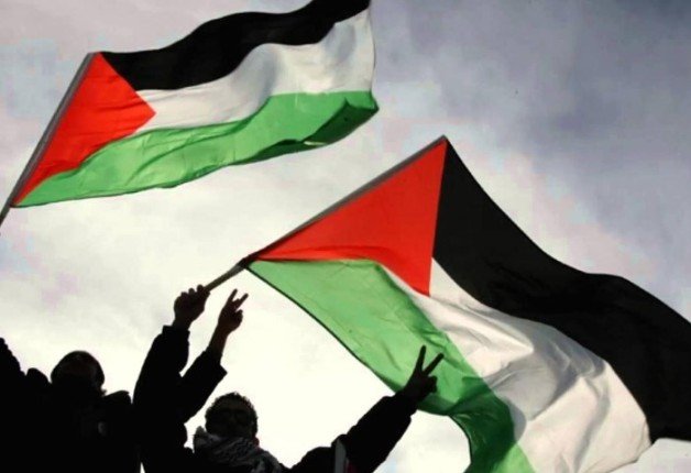 رفع العلم الفلسطيني فوق 21 مبنى بلدية في فرنسا رفع العلم الفلسطيني فوق 21 مبنى بلدية في فرنسا