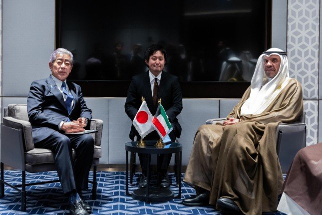وزير خارجية الكويت يلتقي نظيره الياباني بمناسبة زيارته الرسمية للبلاد وزير خارجية الكويت يلتقي نظيره الياباني بمناسبة زيارته الرسمية للبلاد