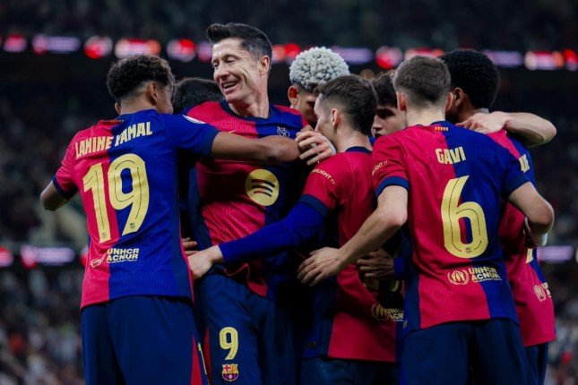 مواجهة قوية | شاهد.. بث مباشر لمباراة برشلونة وفالنسيا في الدوري الإسباني مواجهة قوية | شاهد.. بث مباشر لمباراة برشلونة وفالنسيا في الدوري الإسباني