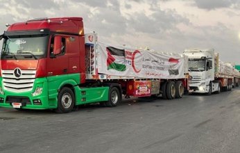 الهلال الأحمر المصري: 2500 طن مساعدات عبر قافلة «زاد العزة» الـ 34 إلى غزة
