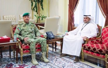 وكيل الحرس الوطني الكويتي يبحث مع وكيل وزارة الدفاع سبل تعزيز التعاون بين القطاعات العسكرية