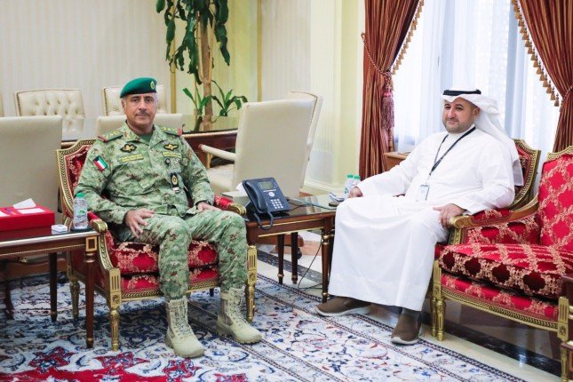 وكيل الحرس الوطني الكويتي يبحث مع وكيل وزارة الدفاع سبل تعزيز التعاون بين القطاعات العسكرية وكيل الحرس الوطني الكويتي يبحث مع وكيل وزارة الدفاع سبل تعزيز التعاون بين القطاعات العسكرية