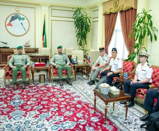 وكيل الحرس الوطني يبحث مع الملحق العسكري الفرنسي تطوير العلاقات الدفاعية الثنائية وكيل الحرس الوطني يبحث مع الملحق العسكري الفرنسي تطوير العلاقات الدفاعية الثنائية