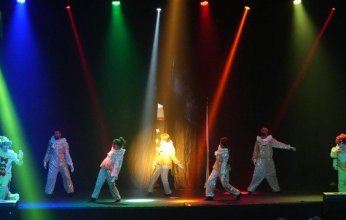 "أنا والمهرج" مسرحية عراقية تحاكي عقول الأطفال وتحذر من مخاطر الألعاب الإلكترونية العنيفة