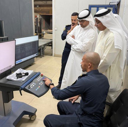 المدير العام للجمارك الكويتية يؤكد أهمية تكثيف الجهود وتعزيز التعاون بين مختلف الإدارات الجمركية المدير العام للجمارك الكويتية يؤكد أهمية تكثيف الجهود وتعزيز التعاون بين مختلف الإدارات الجمركية