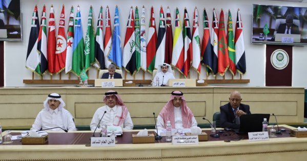 مجلس وزراء الداخلية العرب و"الإنتربول" يبحثان تعزيز التعاون الثنائي مجلس وزراء الداخلية العرب و"الإنتربول" يبحثان تعزيز التعاون الثنائي