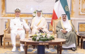 أمير الكويت يستقبل وزير الدفاع وقائد القيادة الأمريكية الوسطى