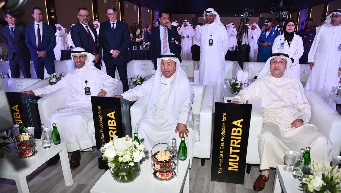 وزير النفط: الإنتاج التجاري بحقل (مطربة) إنجاز مهم وهو نتيجة للعمل الدؤوب لـ(نفط الكويت) وزير النفط: الإنتاج التجاري بحقل (مطربة) إنجاز مهم وهو نتيجة للعمل الدؤوب لـ(نفط الكويت)