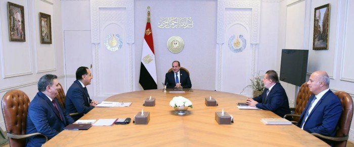 الرئيس السيسي يؤكد أهمية زيادة احتياطي النقد الأجنبي لتعزيز جهود بلاده التنموية الرئيس السيسي يؤكد أهمية زيادة احتياطي النقد الأجنبي لتعزيز جهود بلاده التنموية