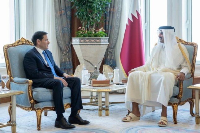 أمير قطر يبحث مع وزير الخارجية الأمريكي مستجدات الأوضاع الإقليمية والدولية أمير قطر يبحث مع وزير الخارجية الأمريكي مستجدات الأوضاع الإقليمية والدولية